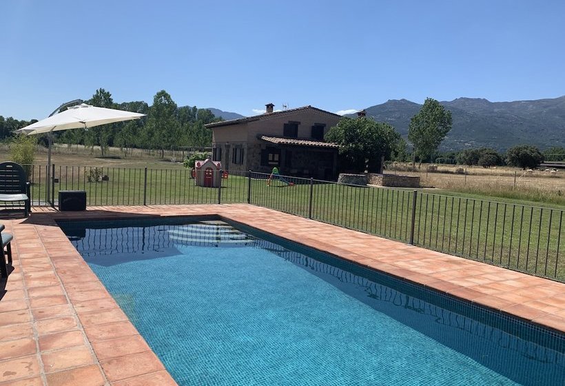 بنسيون Paraje Navazos