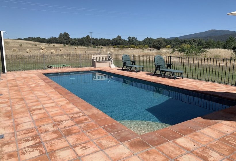 بنسيون Paraje Navazos