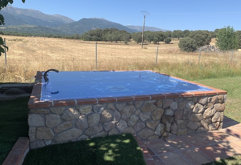 بنسيون Paraje Navazos