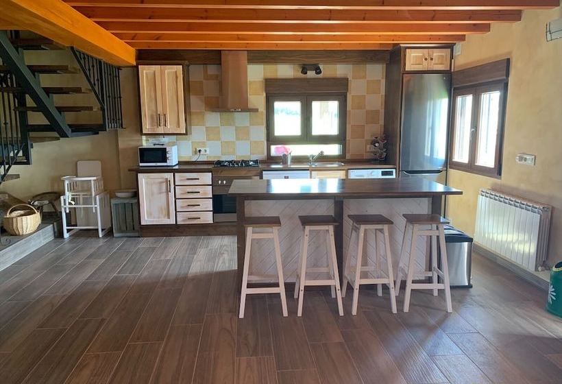 بنسيون Paraje Navazos