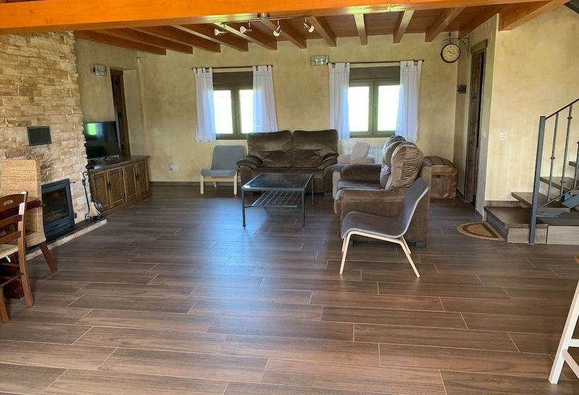 بنسيون Paraje Navazos