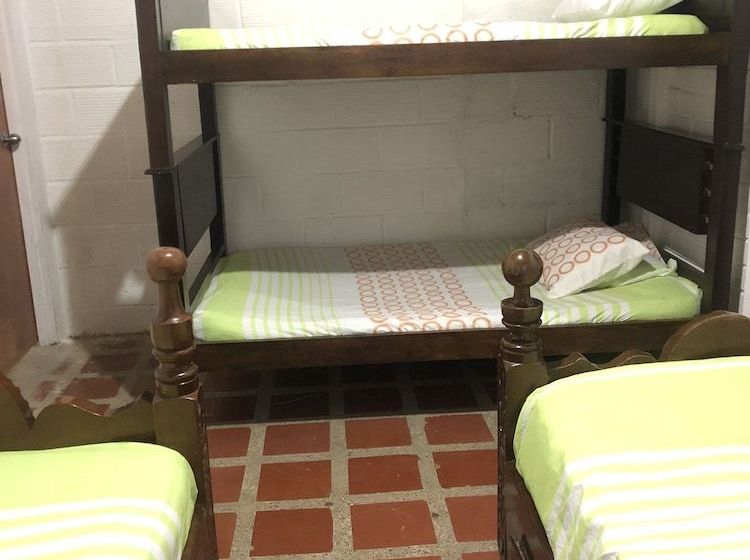 פנסיון Villa Lucy