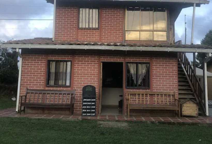 פנסיון Villa Lucy