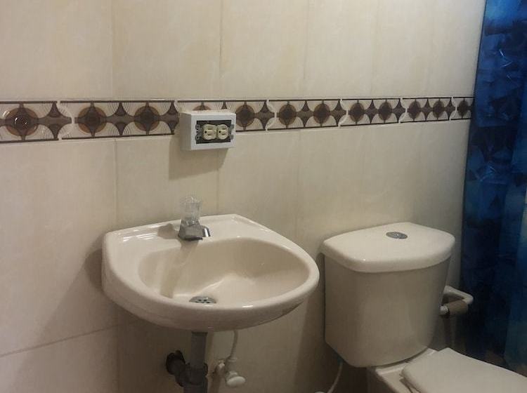 פנסיון Villa Lucy