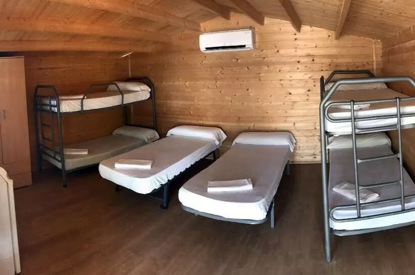 Hotelli Camping Valdearenas