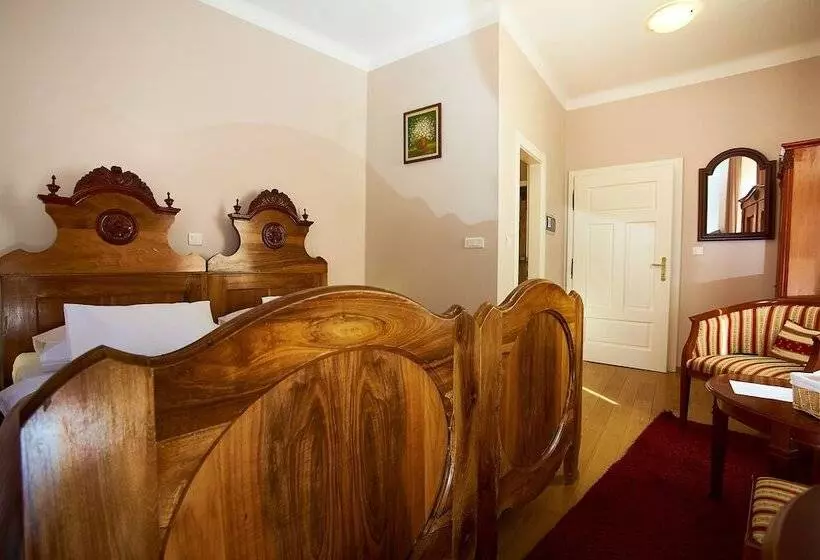 ペンション Sobe Bernarda