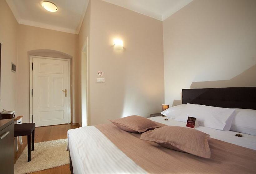 بنسيون Sobe Bernarda