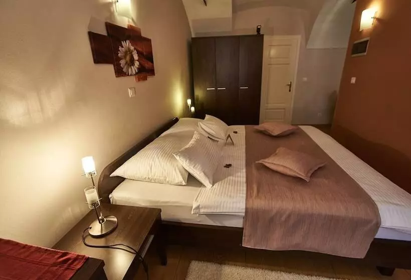 ペンション Sobe Bernarda