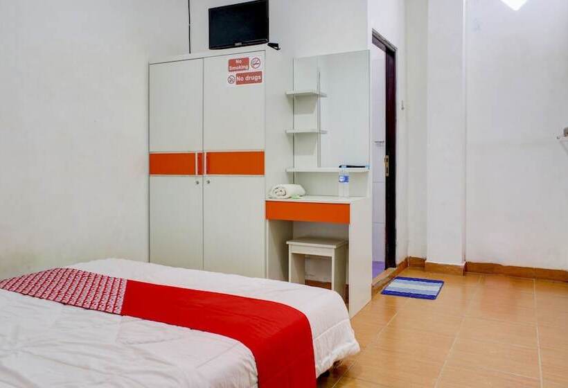 פנסיון Semata Wayang Syariah Homestay