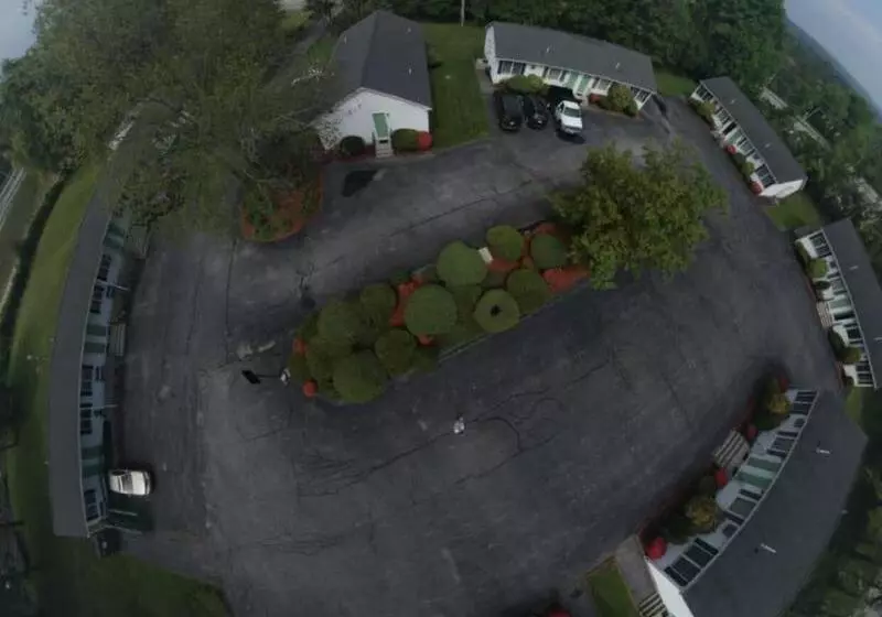 Founder's Brook Motel And Suites