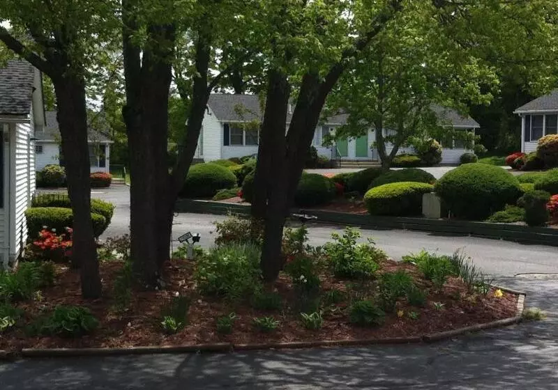 Founder's Brook Motel And Suites