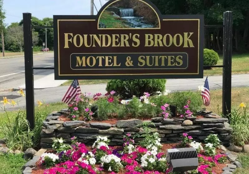 Founder's Brook Motel And Suites