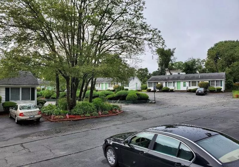 Founder's Brook Motel And Suites