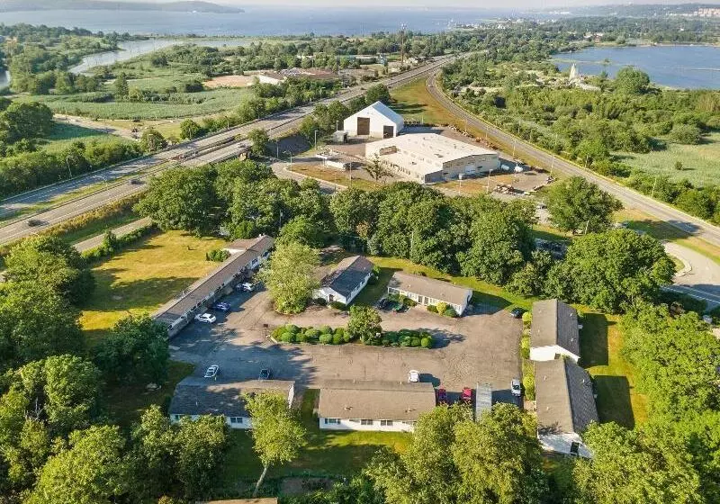 Founder's Brook Motel And Suites