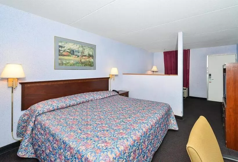 Отель Americas Best Value Inn & Suites Knoxville North