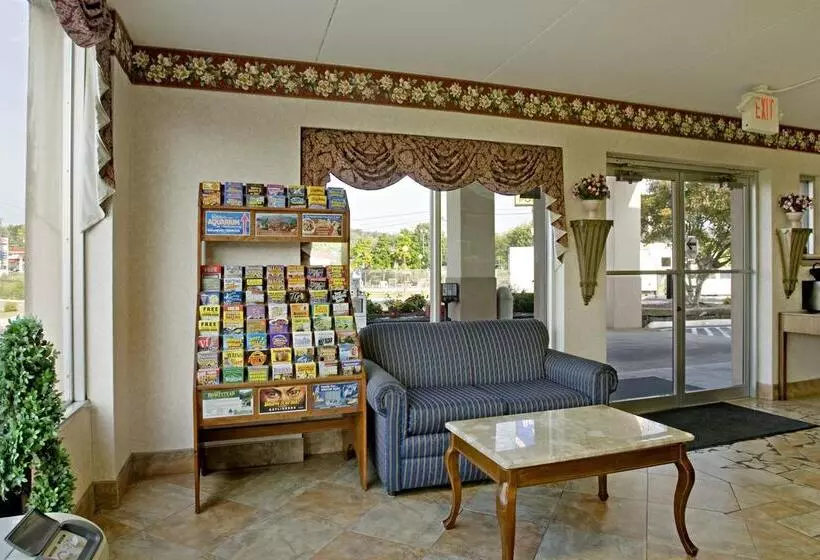 Отель Americas Best Value Inn & Suites Knoxville North