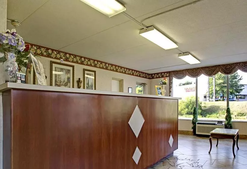 Отель Americas Best Value Inn & Suites Knoxville North