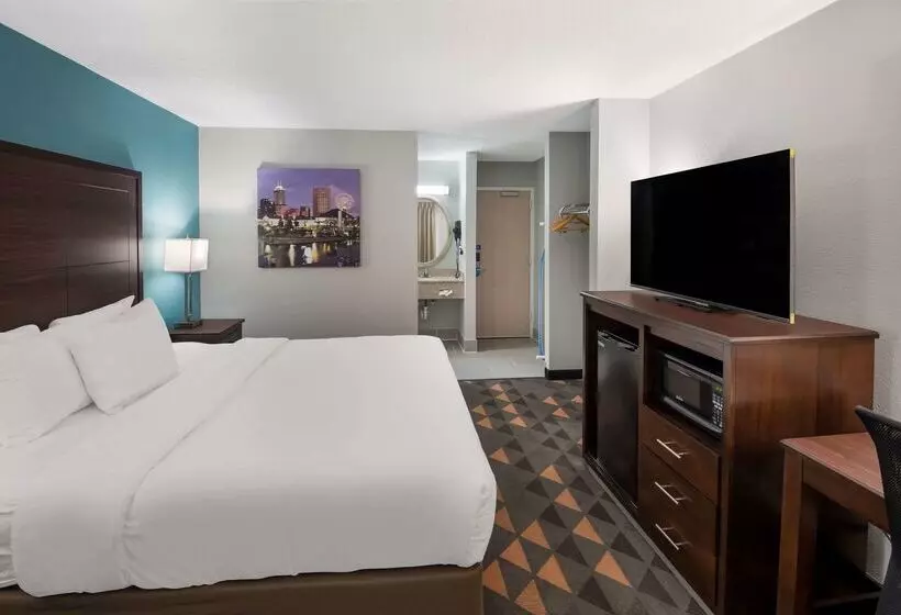 Hotelli Clarion Pointe Indianapolis Northeast