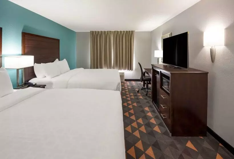 Hotelli Clarion Pointe Indianapolis Northeast