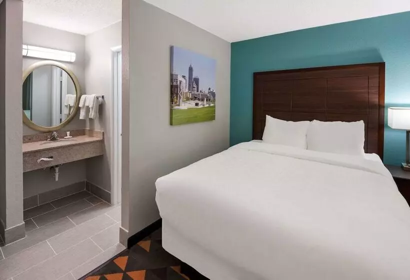 Hotelli Clarion Pointe Indianapolis Northeast