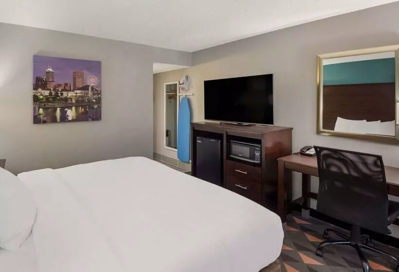 Hotelli Clarion Pointe Indianapolis Northeast