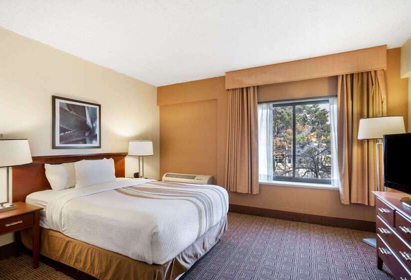 La Quinta By Wyndham New Haven