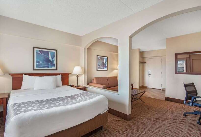 La Quinta By Wyndham New Haven