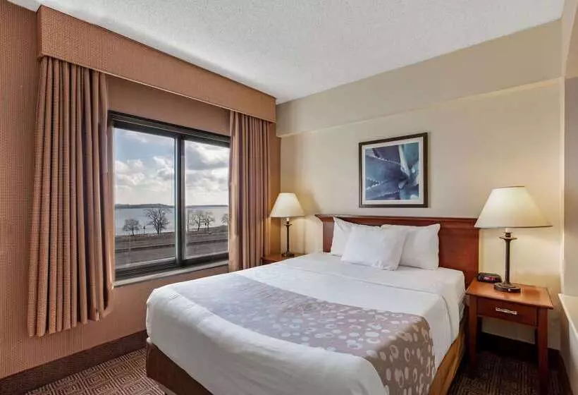 La Quinta By Wyndham New Haven