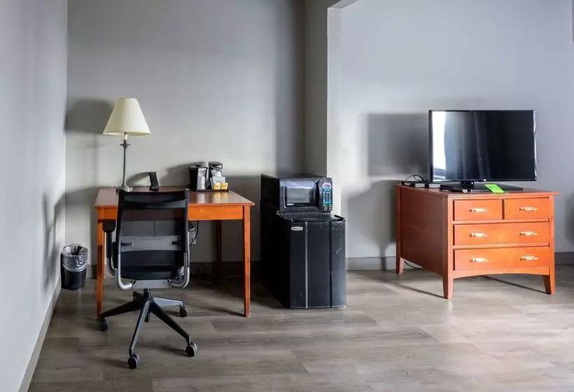 La Quinta By Wyndham New Haven