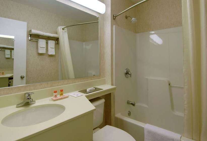 모텔 Howard Johnson By Wyndham Williamstown