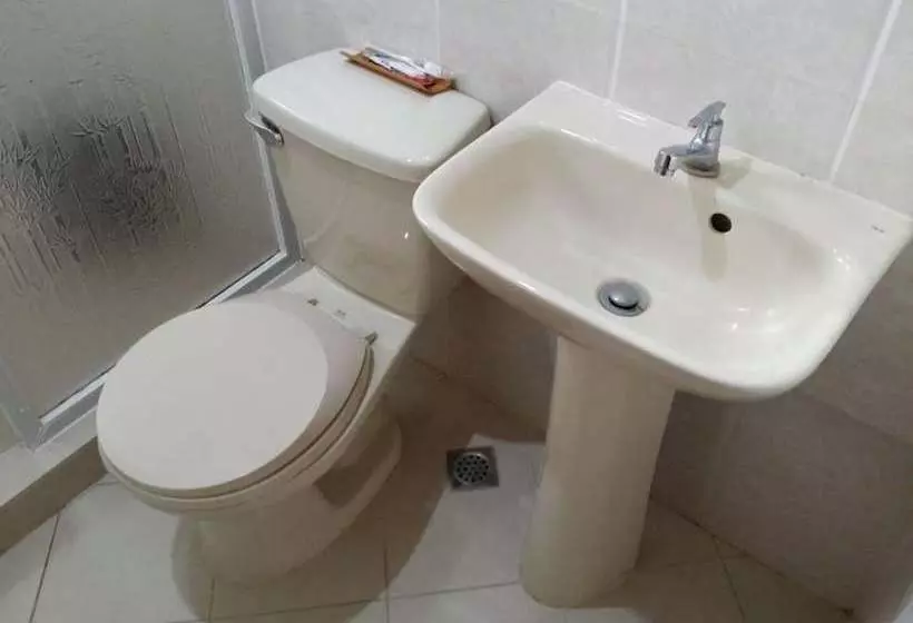 Hotelli Benjie S Place