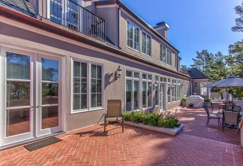 Lx33: Luxury Vacation Villa On Pebble Beach With Pool