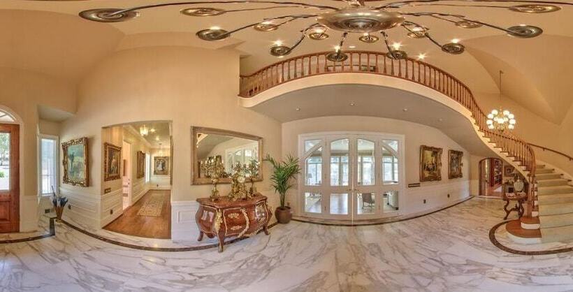 Lx33: Luxury Vacation Villa On Pebble Beach With Pool