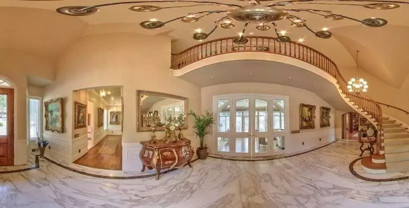 Lx33: Luxury Vacation Villa On Pebble Beach With Pool