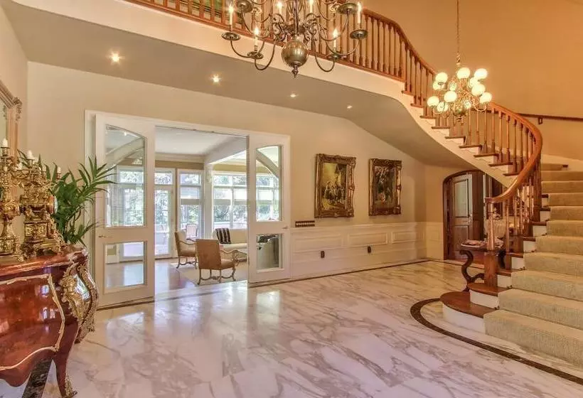 Lx33: Luxury Vacation Villa On Pebble Beach With Pool