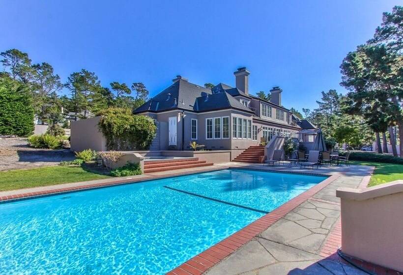 Lx33: Luxury Vacation Villa On Pebble Beach With Pool