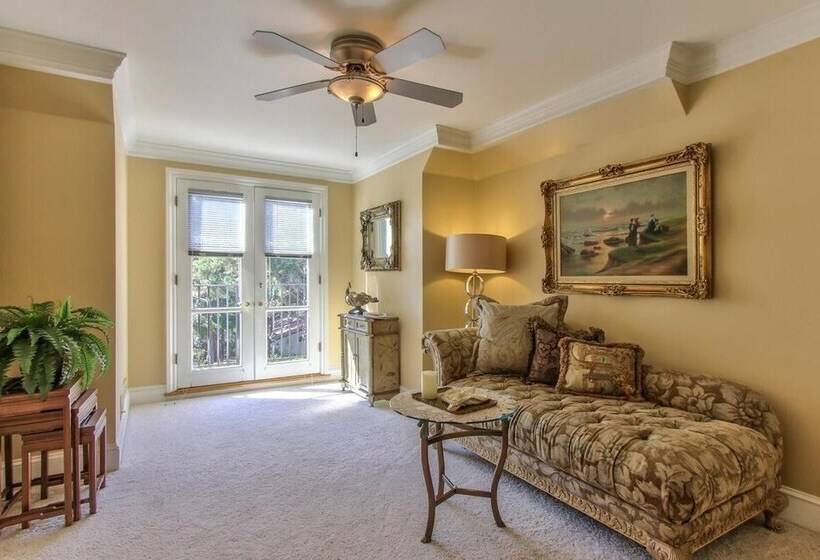 Lx33: Luxury Vacation Villa On Pebble Beach With Pool