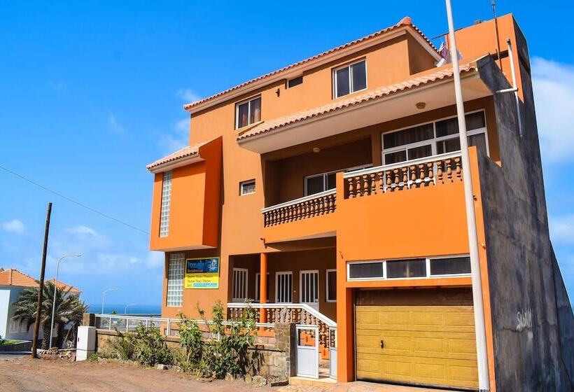 تختخواب و صبحانه Pousada Da Lua