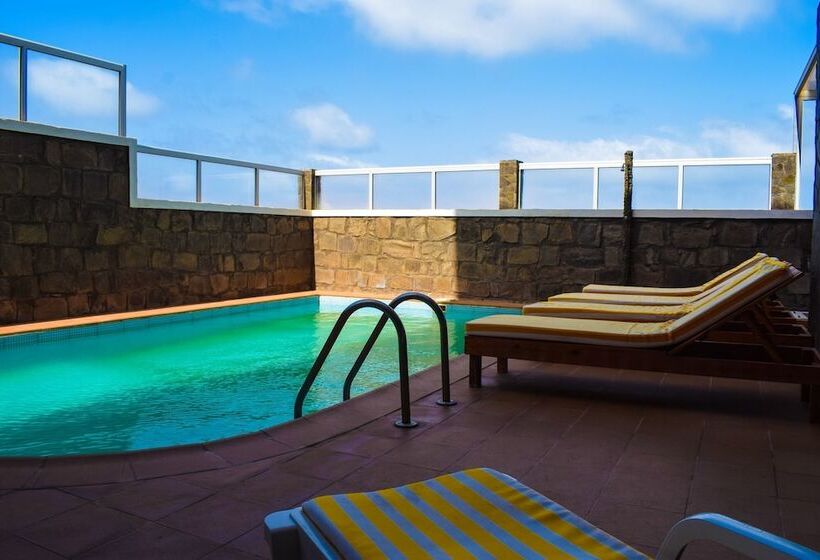 تختخواب و صبحانه Pousada Da Lua