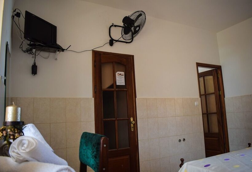 تختخواب و صبحانه Pousada Da Lua