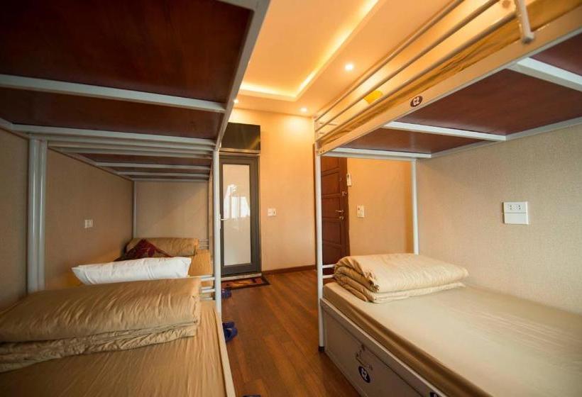 تختخواب و صبحانه Viet Village Hotel & Travel