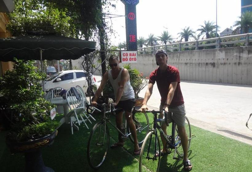 تختخواب و صبحانه Viet Village Hotel & Travel