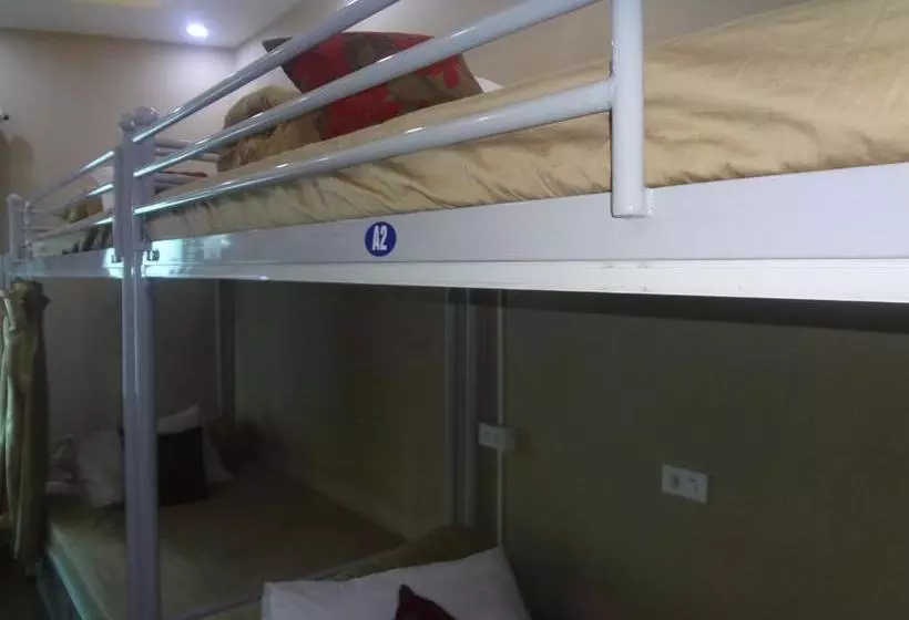تختخواب و صبحانه Viet Village Hotel & Travel