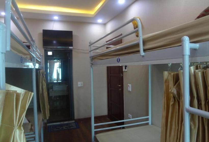 تختخواب و صبحانه Viet Village Hotel & Travel