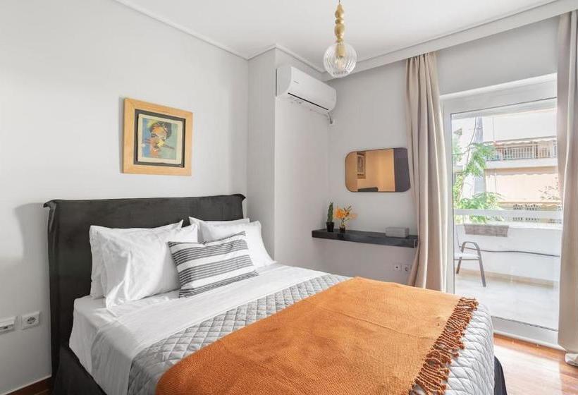 Fresh Detailed Stylish Apartment At Acropolis