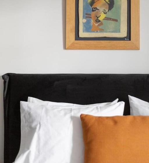 Fresh Detailed Stylish Apartment At Acropolis