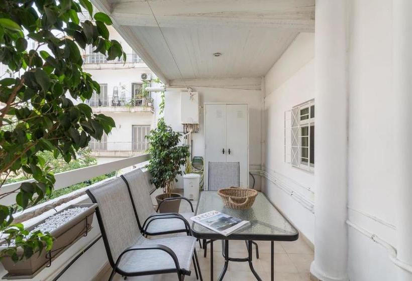 Fresh Detailed Stylish Apartment At Acropolis