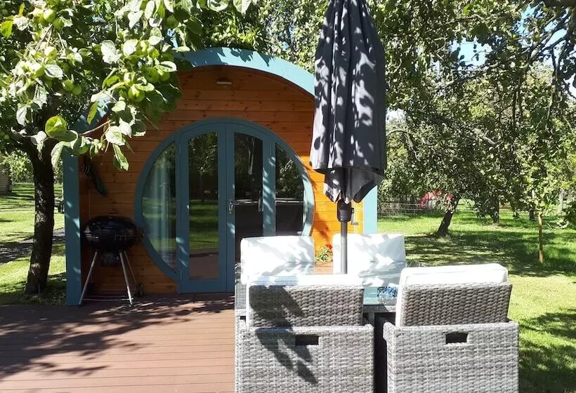 Hotelli Orchard Farm Luxury Glamping