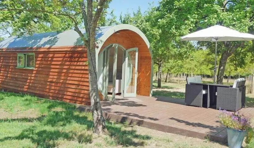 Hotelli Orchard Farm Luxury Glamping