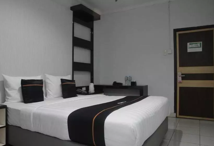 هتل Oyo 2104  Grand Sabrina